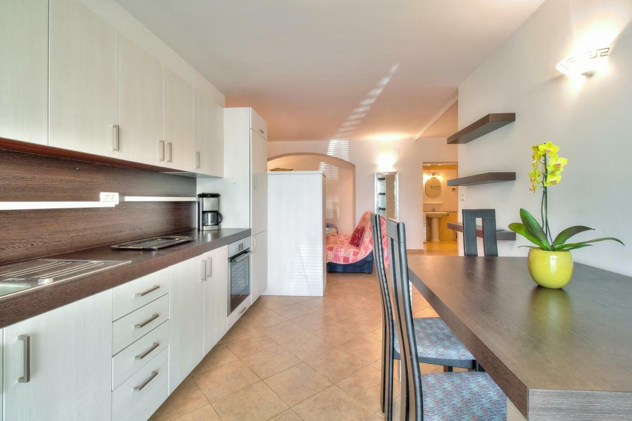 Apartment Katarina เซร์เวนีเวอร์ ภายนอก รูปภาพ